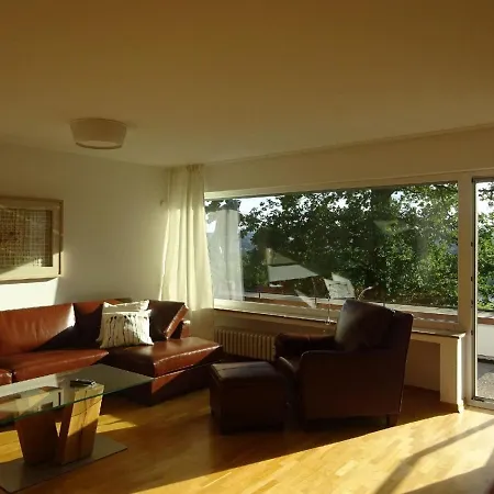 شقة Grosszuegige Mit Terrasse Und Rheintalblick In Ruhiger Wohnlage