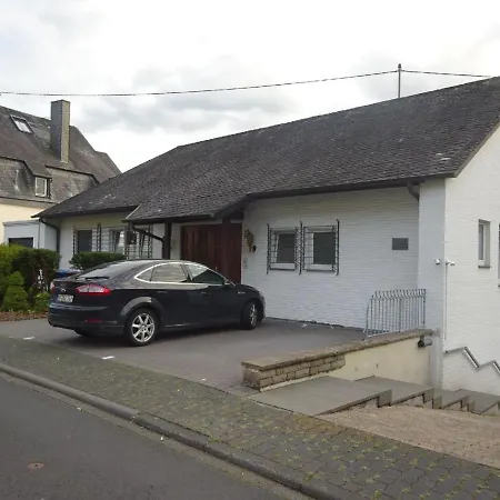Grosszuegige Mit Terrasse Und Rheintalblick In Ruhiger Wohnlage * لينتس آم راين